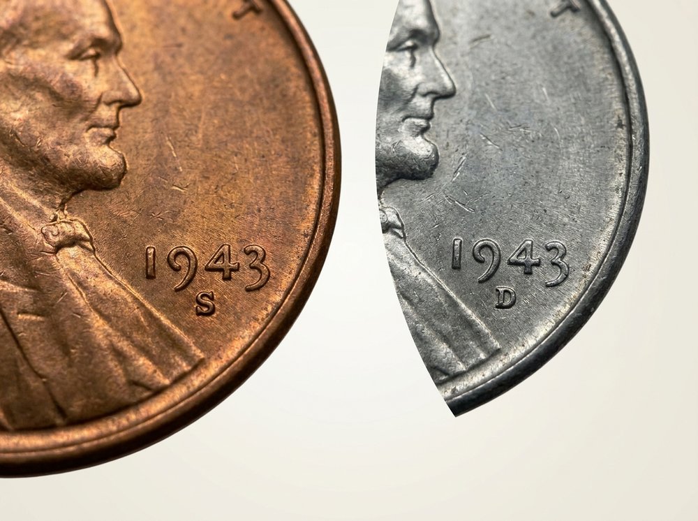 1943 bronze Lincoln wheat cent error coin compared to normal steel cent color